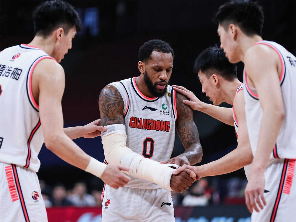 孔帕尼：赛季全程展现统治力，冠军成为未来征程的动力